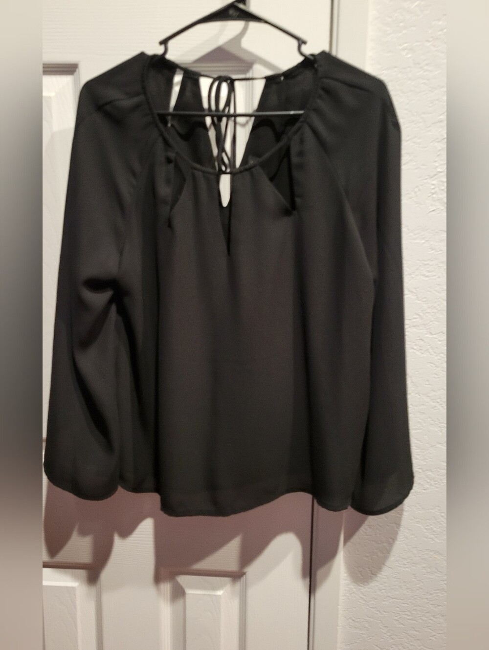 Women's Black Tie-Back Long Sleeve Top